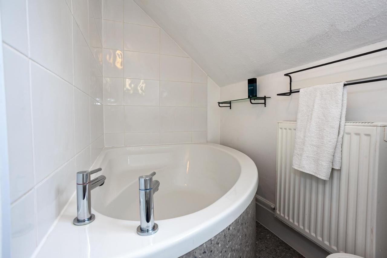 Cosy 2 Bed Apartment - Close To Leeds Centre Екстериор снимка