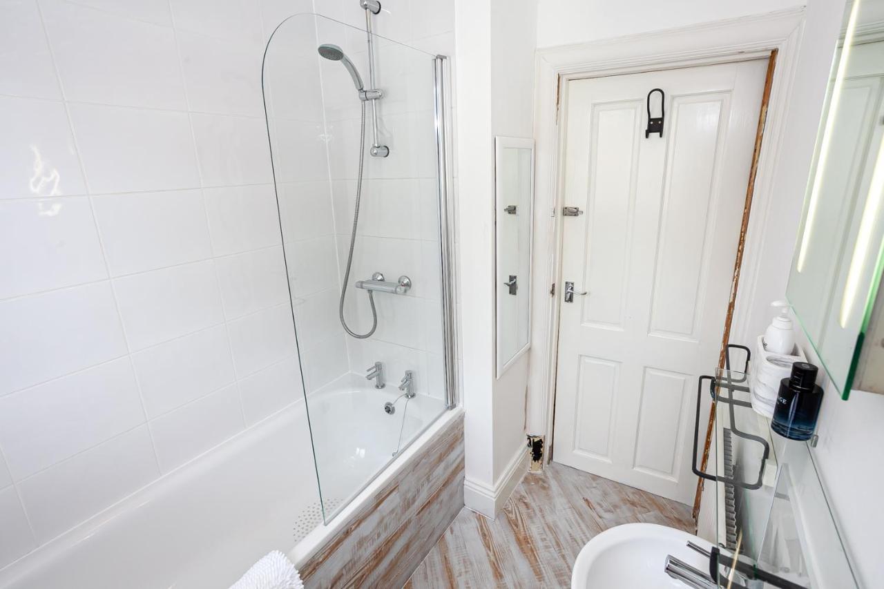 Cosy 2 Bed Apartment - Close To Leeds Centre Екстериор снимка