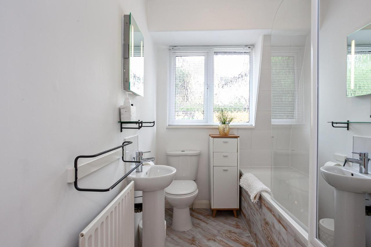 Cosy 2 Bed Apartment - Close To Leeds Centre Екстериор снимка