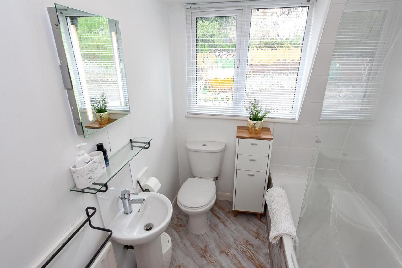 Cosy 2 Bed Apartment - Close To Leeds Centre Екстериор снимка